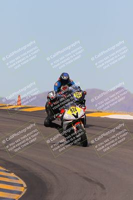 media/Oct-30-2022-CVMA (Sun) [[fb421c3cec]]/Race 5 Amateur Formula Middleweight/